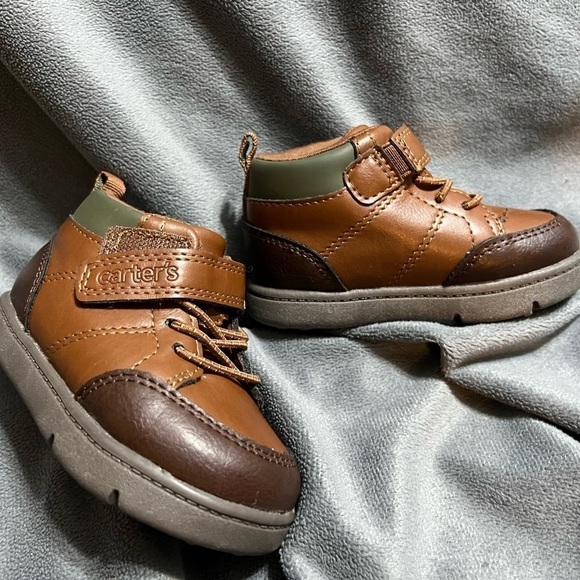 🚨Carter’s Baby Boy Boots - Picture 3 of 5